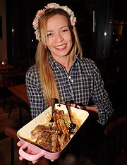 Georgia Guillaume: Promi-Ladies feiern den Weltfrauentag in Tracht (©Foto: Martin Schmitz)